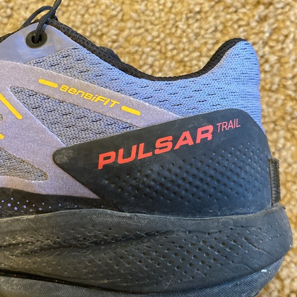 Light Purple Salomon Women’s Trail Running Shoes. US Size 7 - Picture 2 of 4